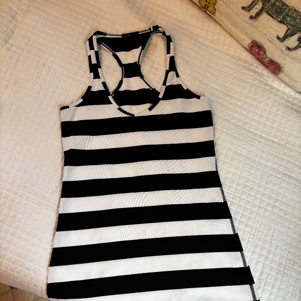 Lululemon Cool Racerback - Size 6 black.white stripes